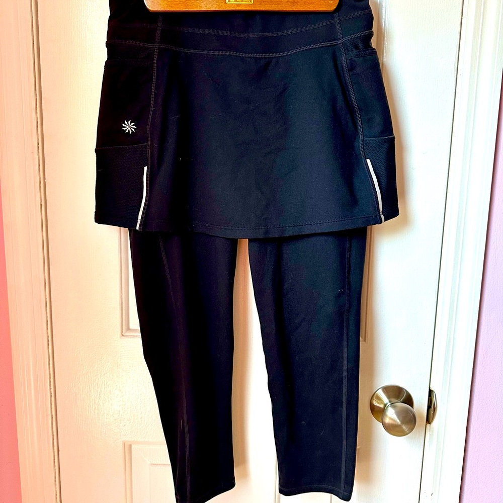 Athleta Black Capri Skort. Size 6